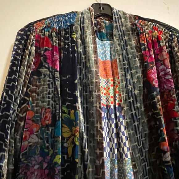 Johnny Was Colorful Velvet Open Front Jacket lined in silk - Picture 2 of 4